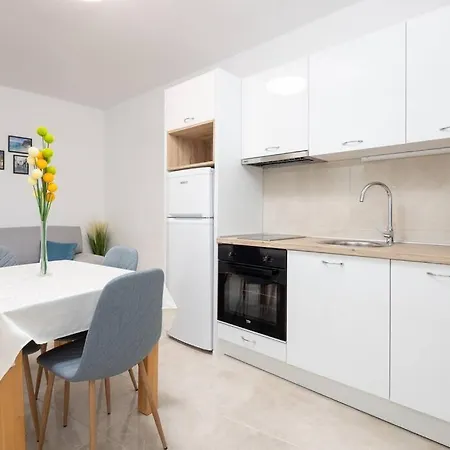Apartment Lovely Ivana With Terrace Split