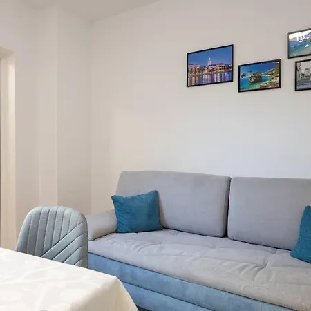 Apartment Lovely Ivana With Terrace Split