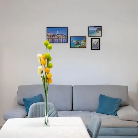 Lovely Ivana With Terrace Apartment *