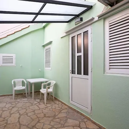 Apartment Lovely Ivana With Terrace Split